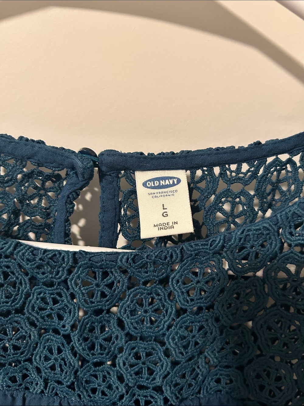 Old Navy Teal Crochet-Yoke Sleeveless Shirt - Picture 3 of 9